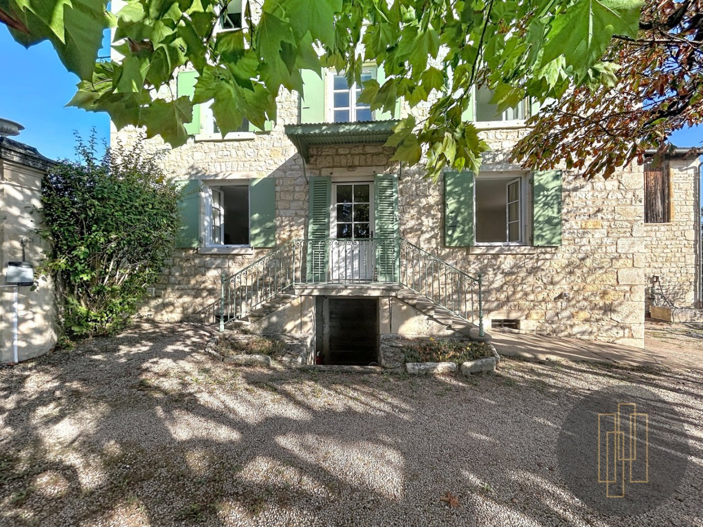 MAISON A VENDRE - LUCENAY - 162 m2 - 640 000 €