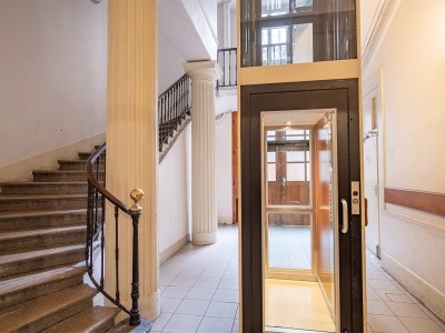 LOCAL COMMERCIAL A VENDRE - LYON 6EME ARRONDISSEMENT - 83,54 m2 - 365000 € 