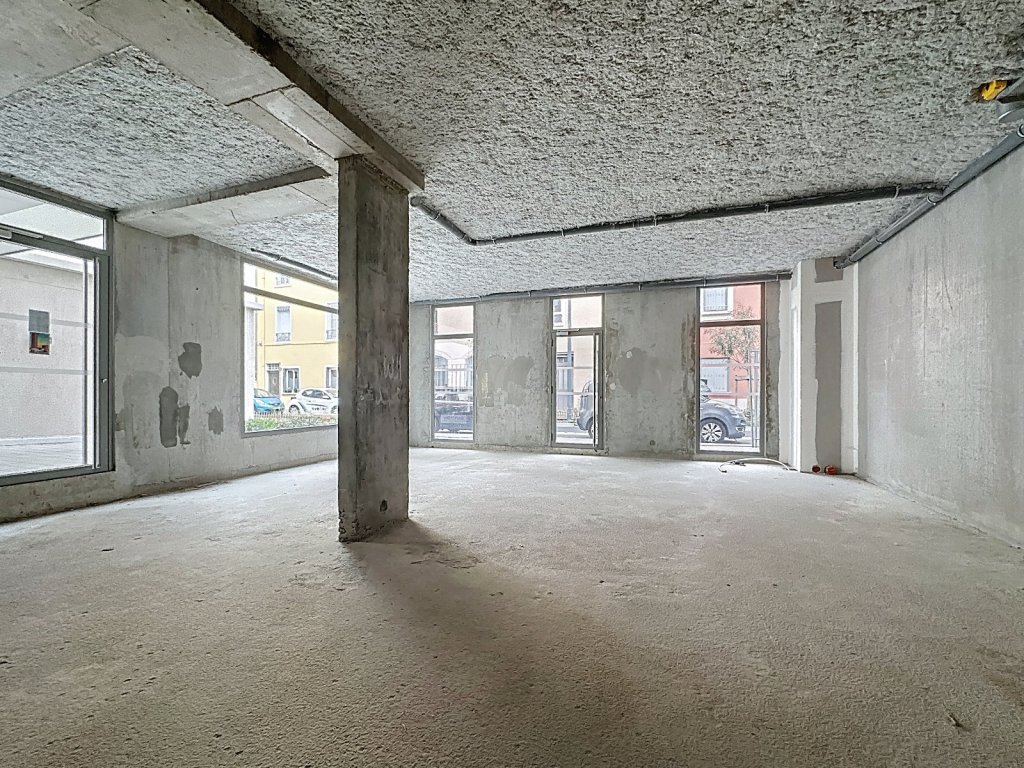 LOCAL COMMERCIAL A VENDRE - LYON 9EME ARRONDISSEMENT - 80 m2 - 318 000 €