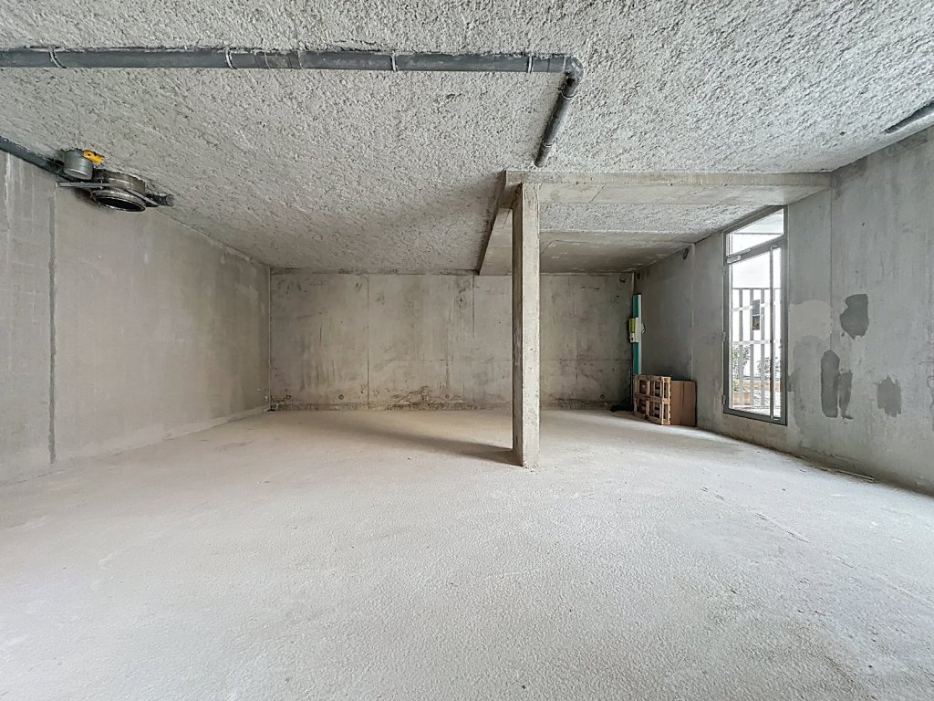 LOCAL COMMERCIAL A VENDRE - LYON 9EME ARRONDISSEMENT - 80 m2 - 318 000 €