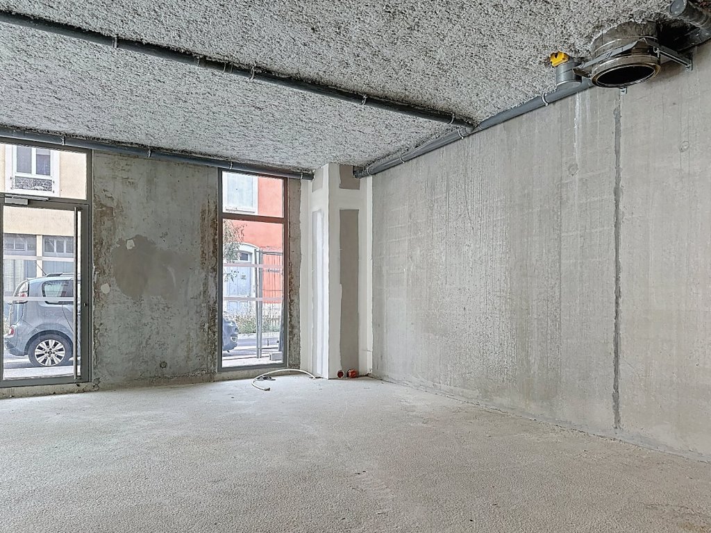 LOCAL COMMERCIAL A VENDRE - LYON 9EME ARRONDISSEMENT - 80 m2 - 318 000 €