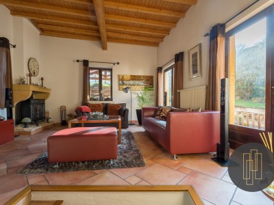 MAISON A VENDRE - BAGNOLS - 210 m2 - 720000 €