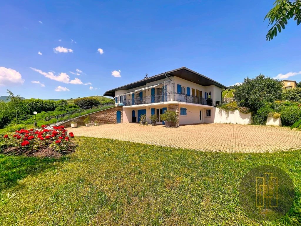 Maison 7 pièces 199 m² · au Perréon · 198,9 m² · 450 000 €