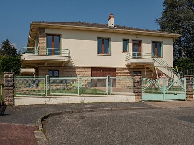 MAISON A VENDRE - LIMAS - 197 m2 - 480000 €