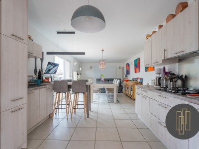 MAISON A VENDRE - LIMAS - 88 m2 - 345000 €