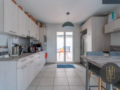MAISON A VENDRE - LIMAS - 88 m2 - 345000 €
