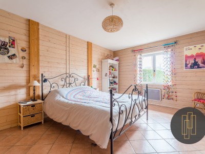 MAISON DE VILLAGE A VENDRE - ST ETIENNE DES OULLIERES - 134,7 m2 - 290000 €