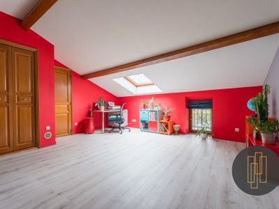 MAISON DE VILLAGE A VENDRE - ST ETIENNE DES OULLIERES - 134,7 m2 - 290000 €