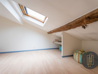 MAISON DE VILLAGE A VENDRE - ST ETIENNE DES OULLIERES - 134,7 m2 - 290000 €