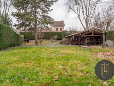 MAISON DE VILLAGE A VENDRE - ST ETIENNE DES OULLIERES - 134,7 m2 - 290000 €