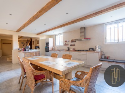MAISON A VENDRE - VAUX EN BEAUJOLAIS - 318 m2 - 698000 €