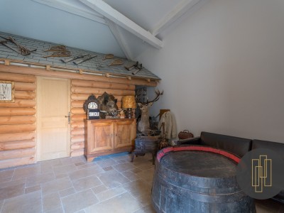 MAISON A VENDRE - VAUX EN BEAUJOLAIS - 318 m2 - 698000 €