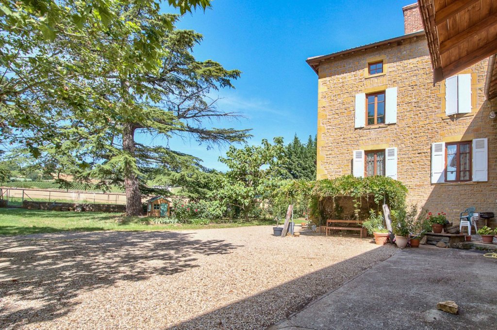 MAISON A VENDRE - VILLEFRANCHE SUR SAONE - 470 m2 - 1 200 000