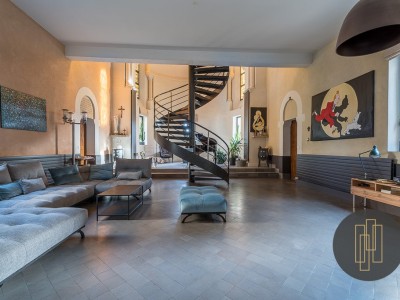 MAISON - VILLEFRANCHE SUR SAONE - 280 m2 - 750000 €