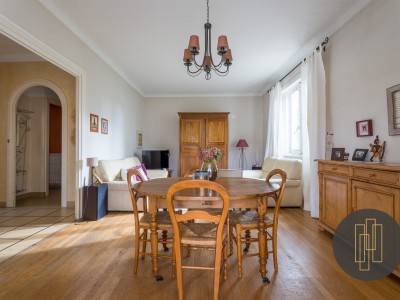 MAISON A VENDRE - VILLEFRANCHE SUR SAONE - 220 m2 - 650000 €