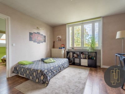 MAISON A VENDRE - VILLEFRANCHE SUR SAONE - 220 m2 - 650000 €