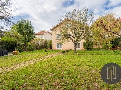 MAISON A VENDRE - VILLEFRANCHE SUR SAONE - 220 m2 - 650000 €
