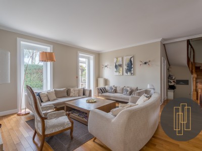 MAISON A VENDRE - VILLEFRANCHE SUR SAONE - 275 m2 - 880000 €