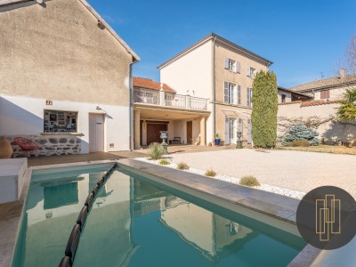BELLE MAISON DE FAMILLE A VENDRE - VILLEFRANCHE SUR SAONE - 219 m2 - 635000 €