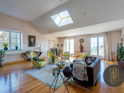 BELLE MAISON DE FAMILLE A VENDRE - VILLEFRANCHE SUR SAONE - 219 m2 - 635000 €