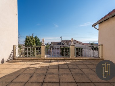 BELLE MAISON DE FAMILLE A VENDRE - VILLEFRANCHE SUR SAONE - 219 m2 - 635000 €