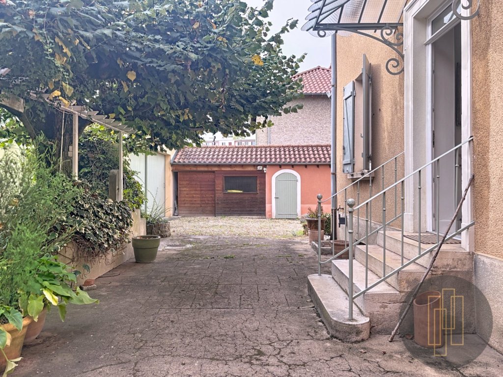 MAISON A VENDRE - VILLEFRANCHE SUR SAONE - 124.27 m2 - 450 000 €
