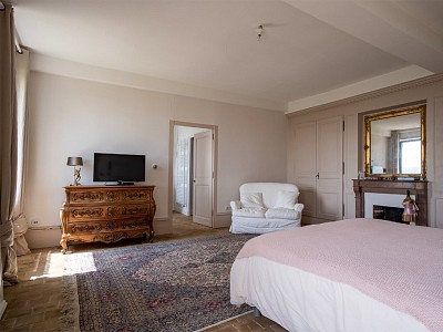 Proprit A VENDRE - BULLY - 350 m2 - 990000 €