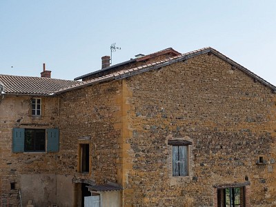 Proprit A VENDRE - BULLY - 350 m2 - 990000 €