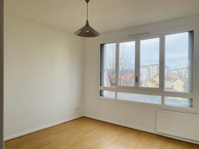 APPARTEMENT T4 A VENDRE - LIMAS - 87,96 m2 - 180000 €