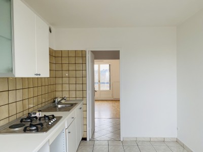 APPARTEMENT T4 A VENDRE - LIMAS - 87,96 m2 - 180000 €