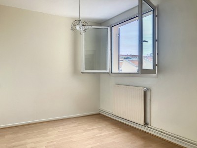 APPARTEMENT T5 A VENDRE - VILLEFRANCHE SUR SAONE - 114 m2 - 270000 €