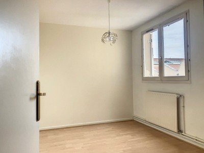APPARTEMENT T5 A VENDRE - VILLEFRANCHE SUR SAONE - 114 m2 - 270000 €